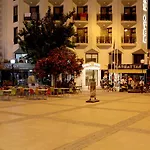 蕾兹万酒店 酒店