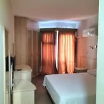 蕾兹万酒店 2* Çeşme
