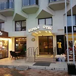 蕾兹万酒店 Çeşme