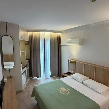 蕾兹万酒店 2* Çeşme